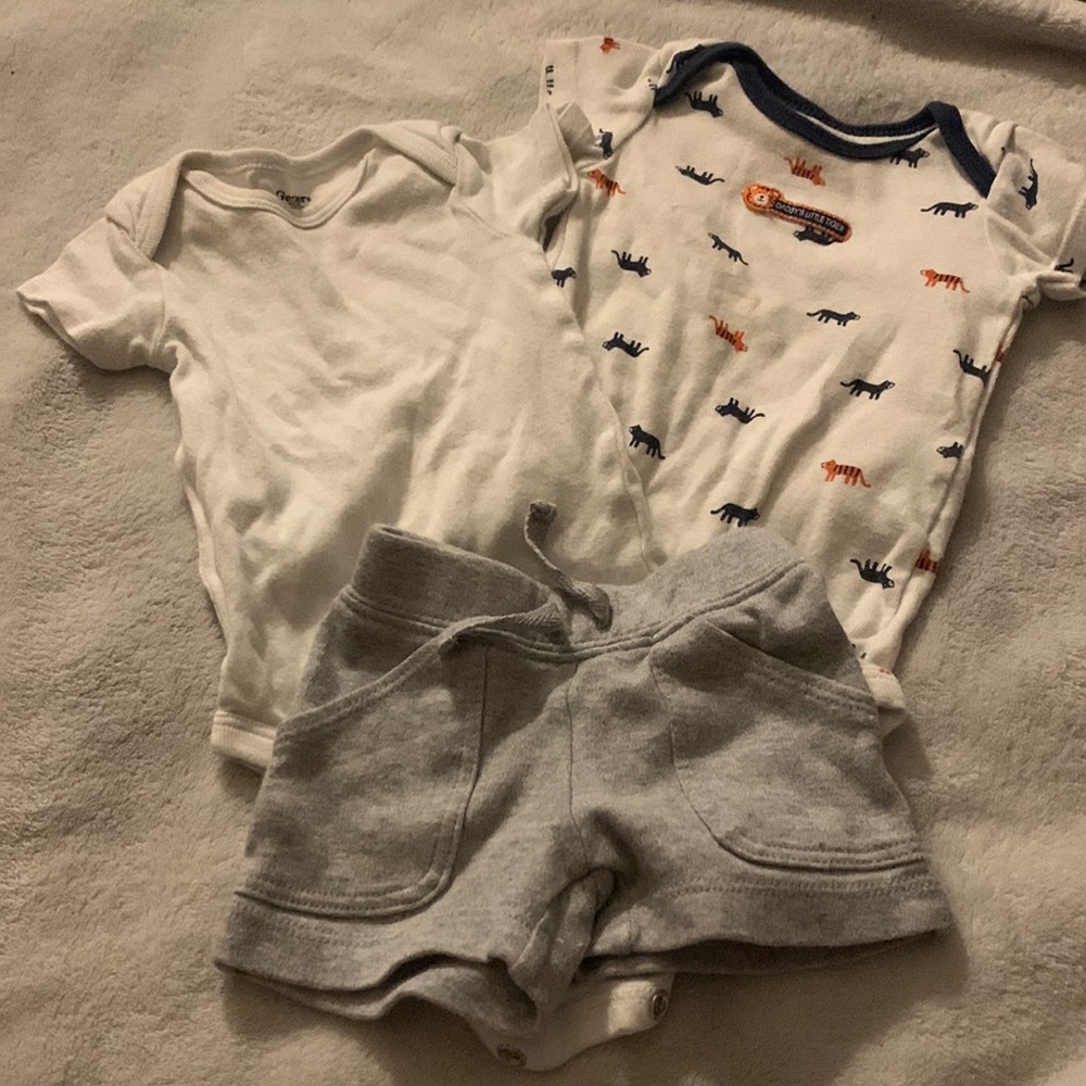 💜💜onesie and shirt set